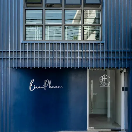Baan Phuen Hostel And Rooftop Bar